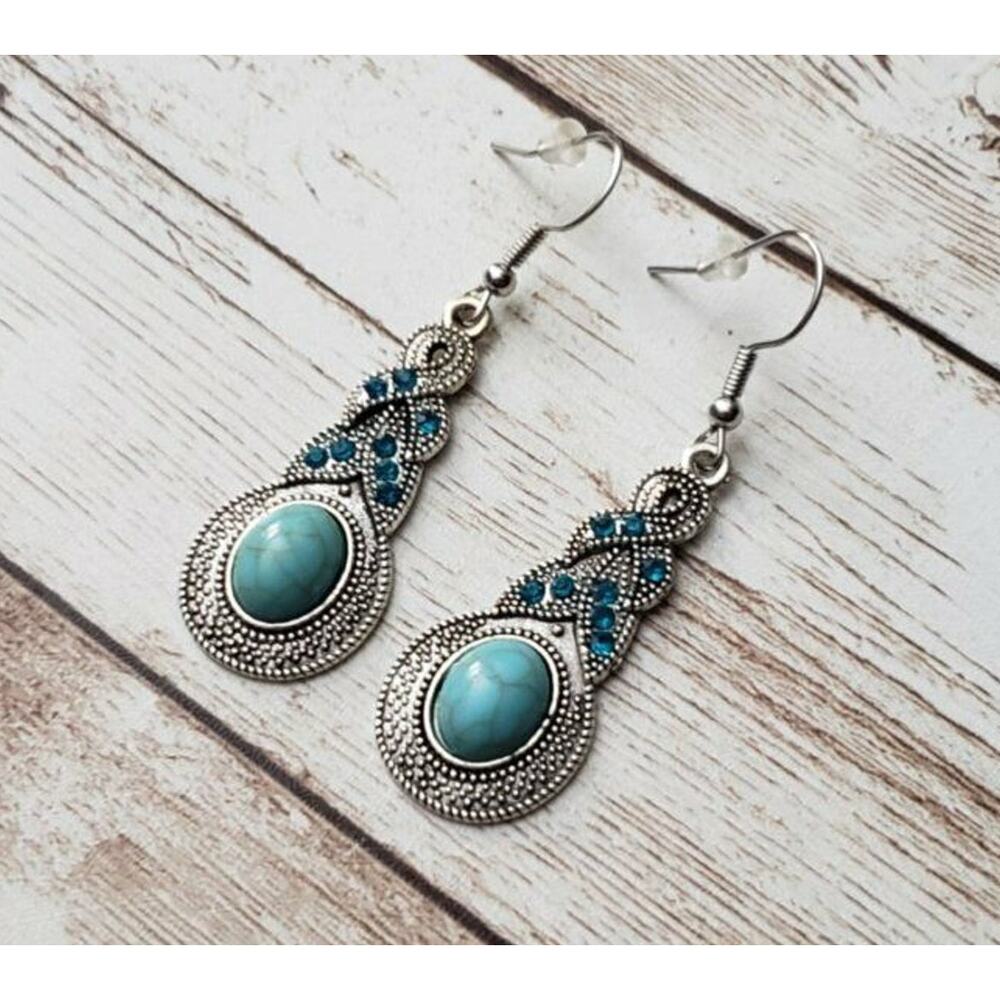 Stunning Turquoise Color & Silver Tone Dangle Earrings - Brand New